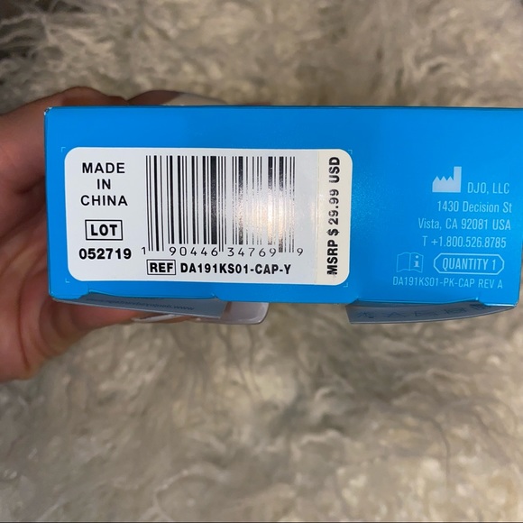 NWT✨ DONJOY Marvel Captain America Neoprene Knee Sleeve w Patella Donut - Picture 8 of 9